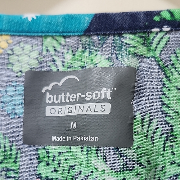 Vtg Butter-Soft Originals Floral And Chrismas Scrub Top - Picture 2 of 9